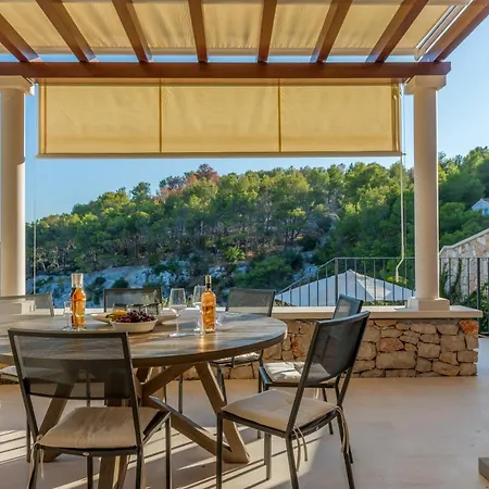 Villa Brac Stone With Jacuzzi Milna (Brac)