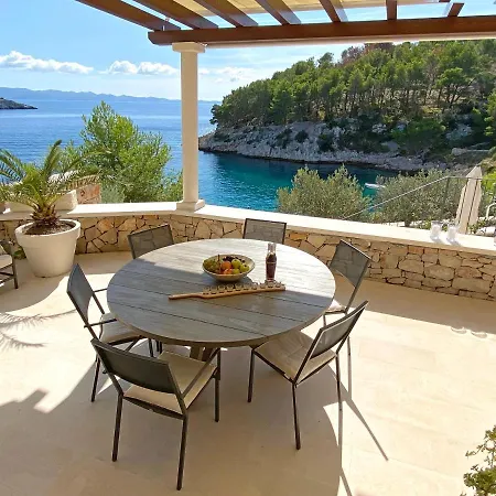 Brac Stone With Jacuzzi *