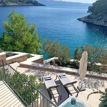 Brac Stone With Jacuzzi *
