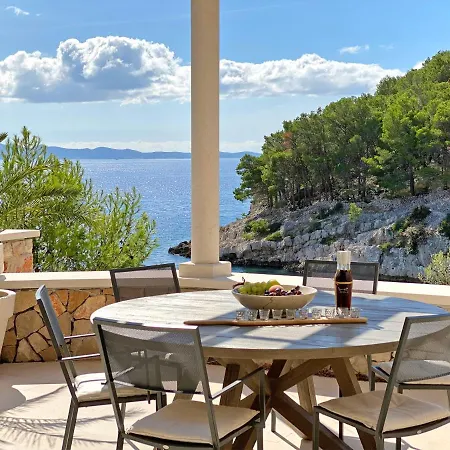 Brac Stone With Jacuzzi *